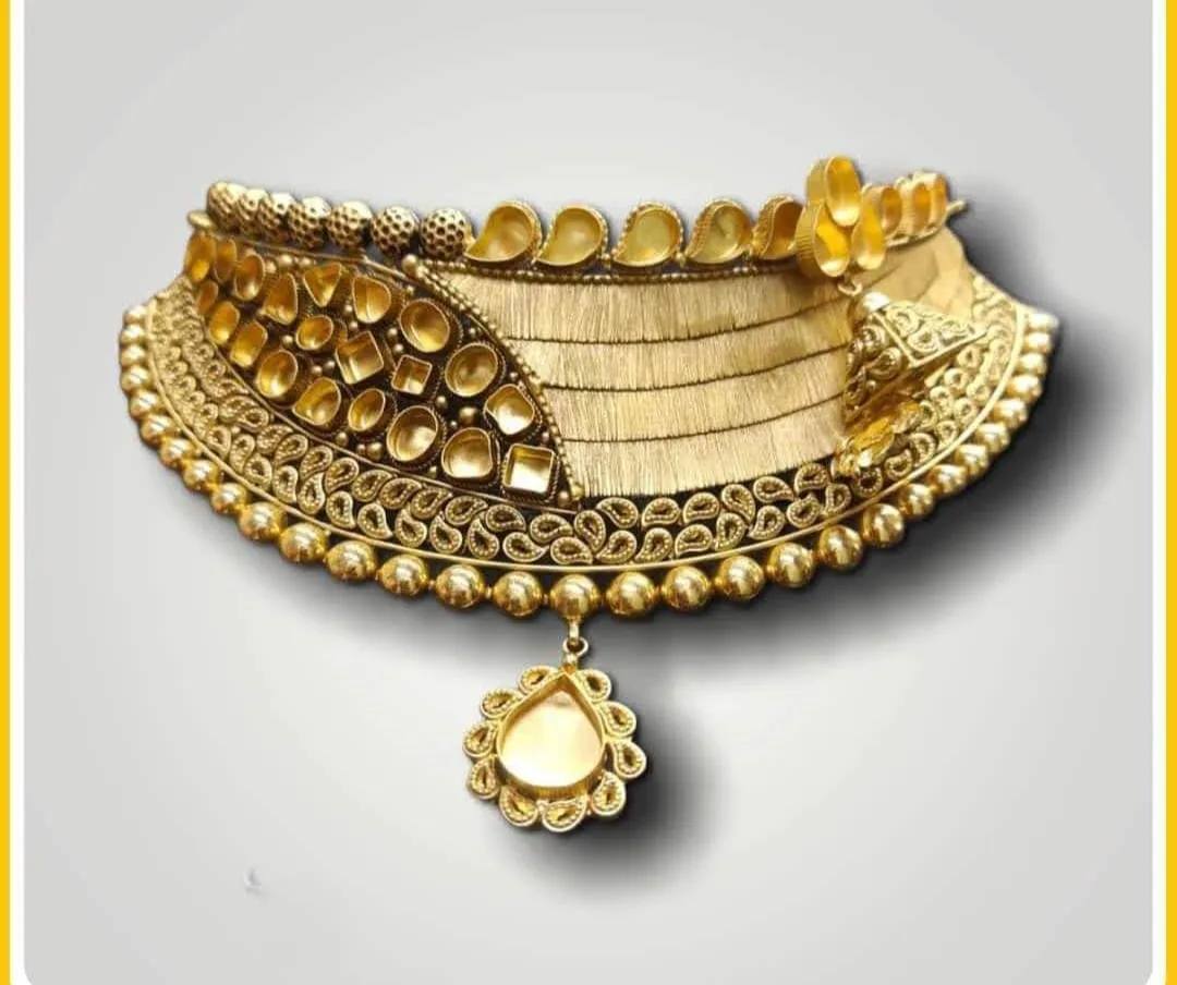 Gondilal Saraf gold showroom display